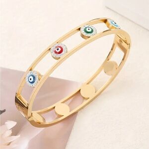 Elegant Gold Bracelet with Multicolor Accents